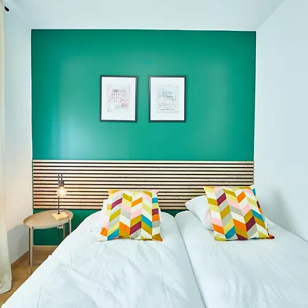Appartement Be-2g - Joli 2 Pieces Equipe - 1 A 2 Pers Au 2eme Etage Au Centre De *