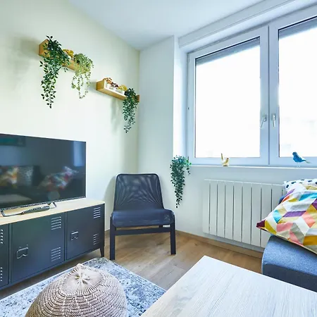 Be-2g - F2 Pour 1-2 Pers Au 2ème étage Au Centre De